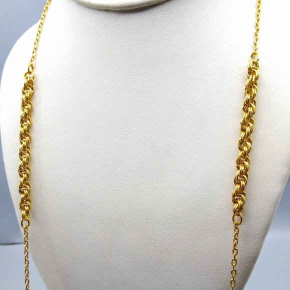 Vintage Long Station Chain Necklace with Chunky Link Lengths in Chic Gold Tone - Picture 3 of 3